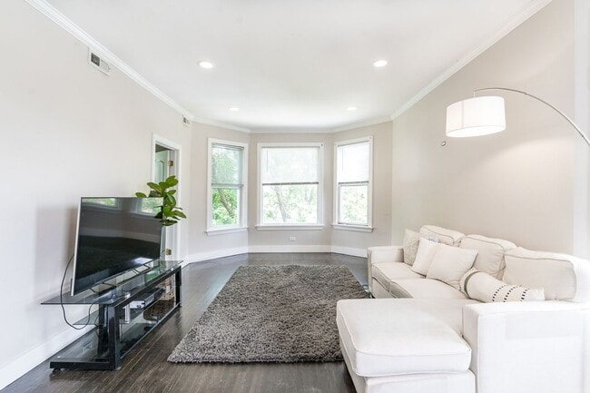 Foto del edificio - 2310 N Kenneth Ave