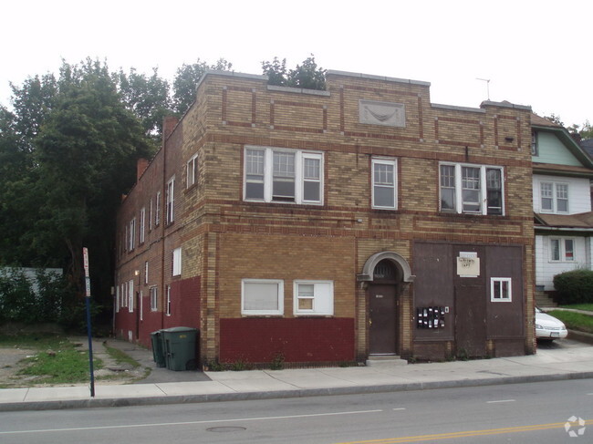 Building Photo - 1638 Saint Paul St