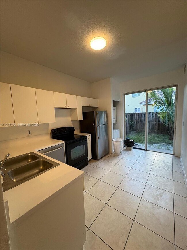 Foto del edificio - 4 SW 15th Rd