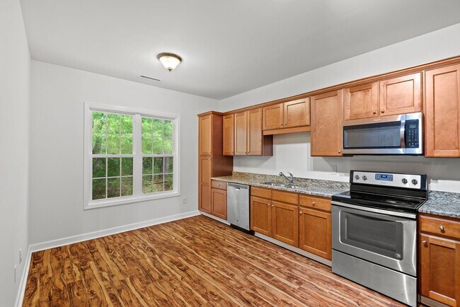 Foto del edificio - Gorgeous Townhome In Clayton!