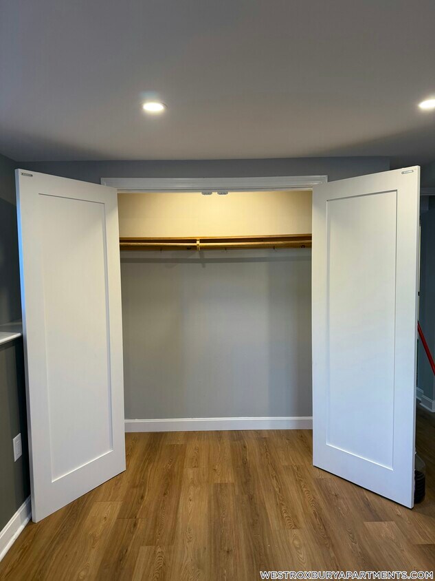 Building Photo - 2 Blueview Rd