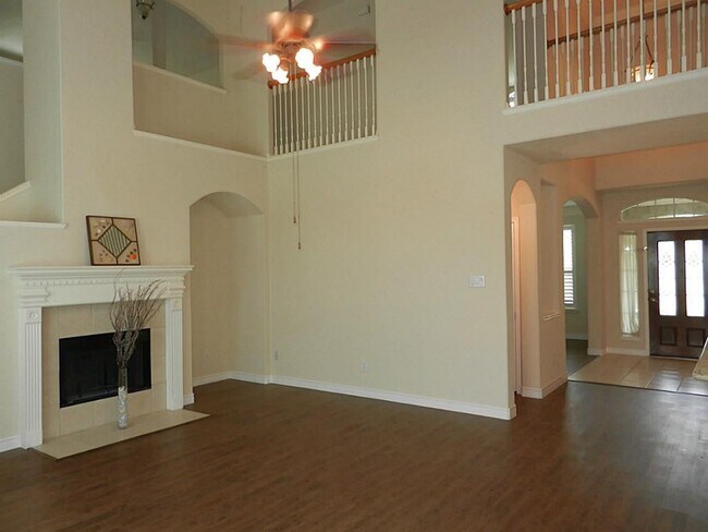 Foto del edificio - 19327 Linden Meadow Ln