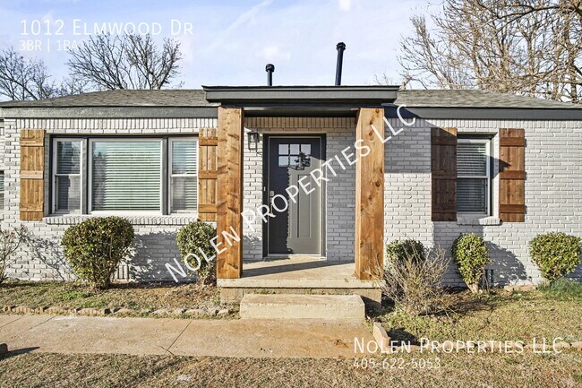 Foto del edificio - 1012 Elmwood Dr