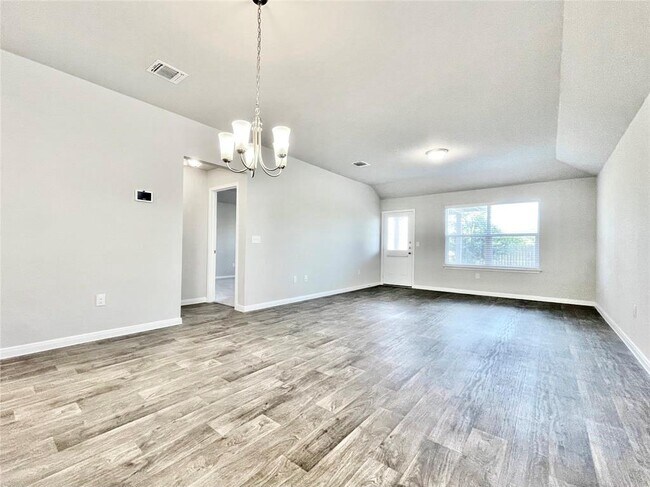 Building Photo - 14105 Macquarie Dr
