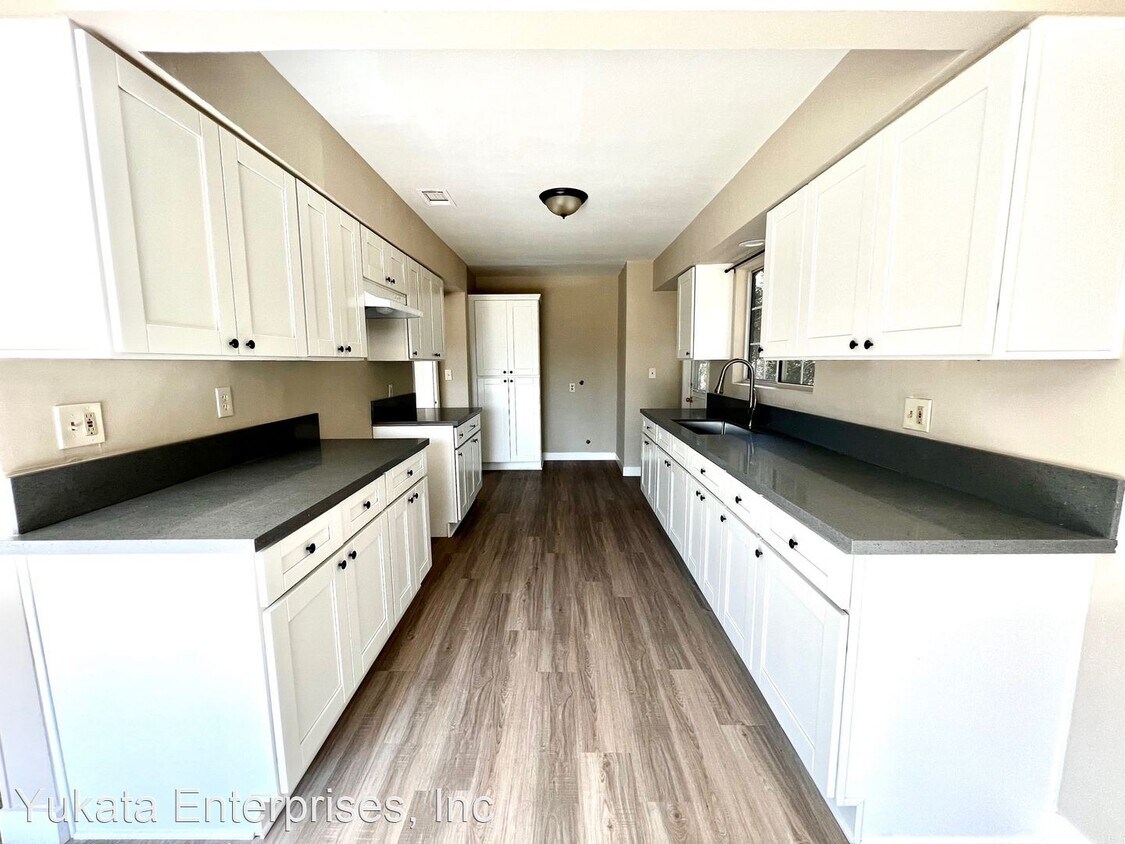 Primary Photo - 4 br, 3 bath House - 4952 Hedrick Ave