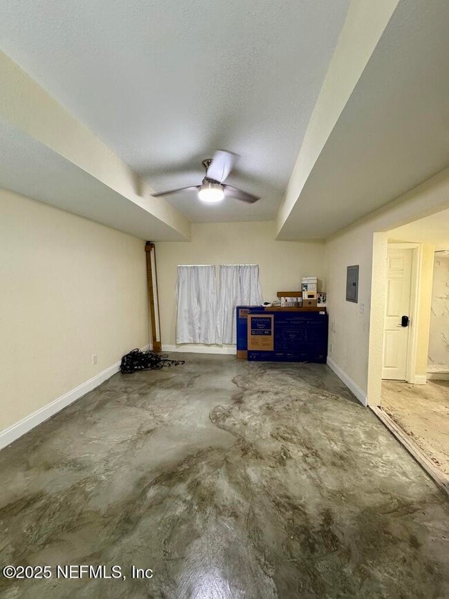 Foto del edificio - 1631 Thacker Ave