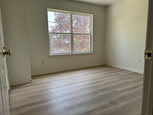 Building Photo - 6 Trumbull St