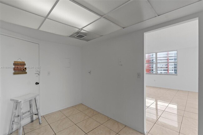 Foto del edificio - 1301 NE Miami Gardens Dr