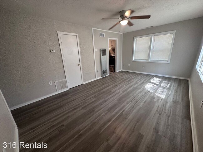 Building Photo - 3 br, 1 bath House - 4925 S Cedardale Ave