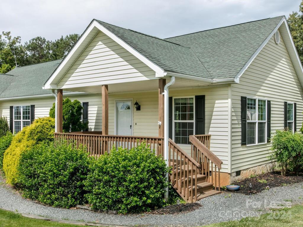 21 Clayton Dr Unit A, Weaverville, NC 28787 Condo for Rent in Weaverville, NC