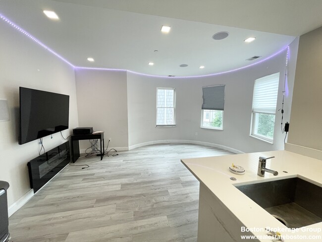 Foto del edificio - 111 Hillside St