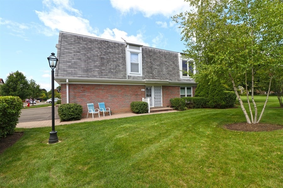 Bright, open concept second floor end unit Condo for Rent in