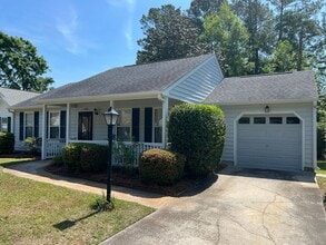 Building Photo - 134 Woodlake Dr