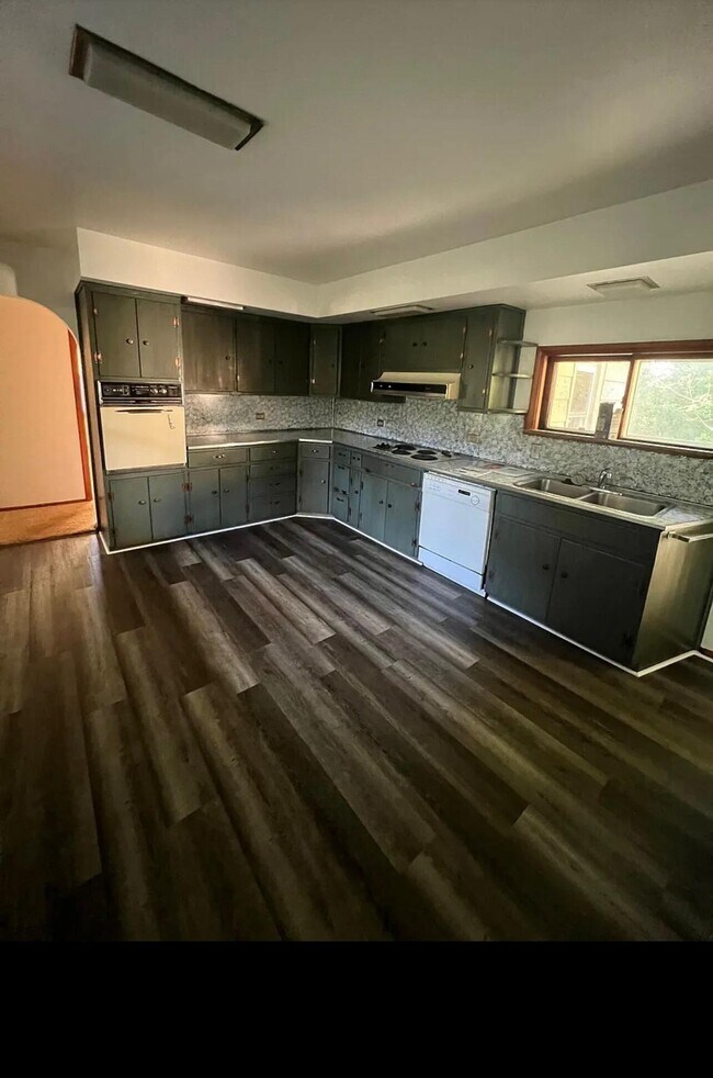 Foto del edificio - 3266 Ravenwood Ave