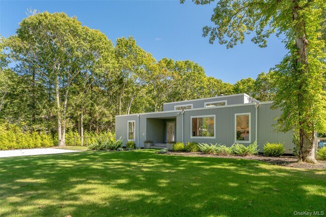 Building Photo - 26 Wintergreen Way