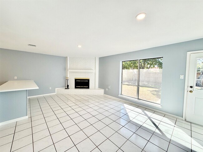 Foto del edificio - 5359 Friar Tuck Dr