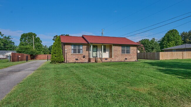 Foto del edificio - For Rent: 3BR, 1BA, fenced yard