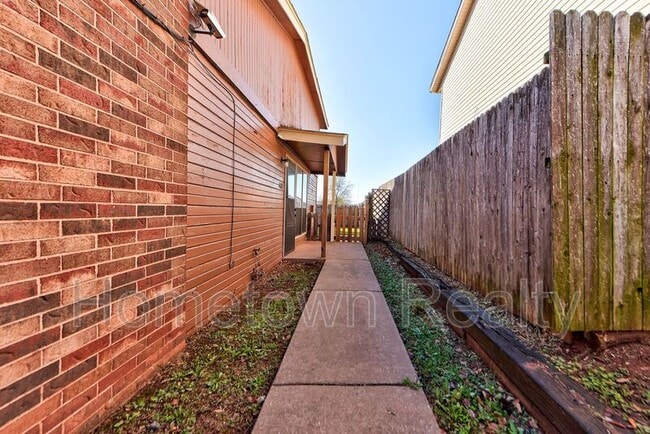 Photo - 432 NE 115th St House