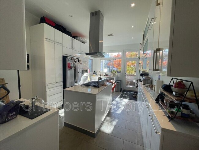 Building Photo - 1750 T St NW