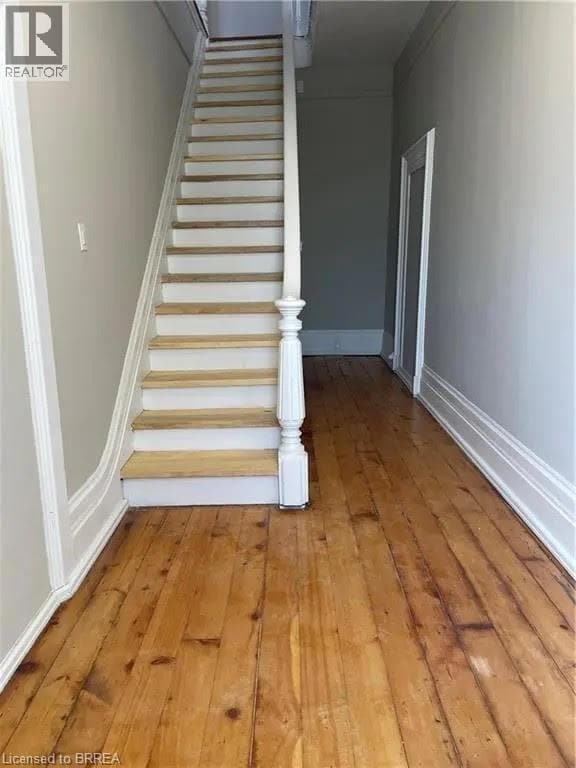 Building Photo - 440 Colborne St