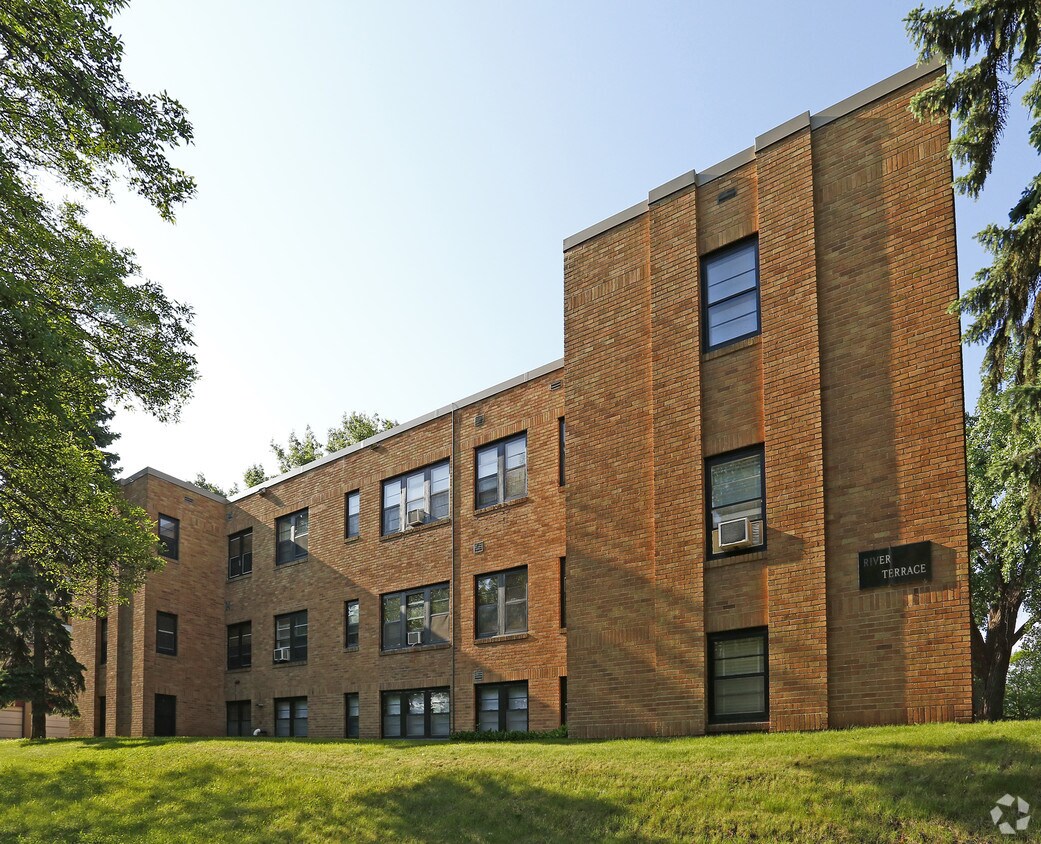 River Terrace 234 Montrose Pl Saint Paul, MN Apartments for Rent in