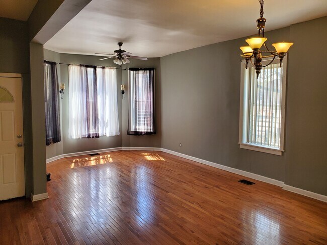 Foto del edificio - 3144 W Jackson Blvd