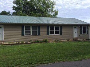 Building Photo - 155-157 E Ardell Ln