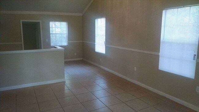 Building Photo - HURRY WONT LAST LONG