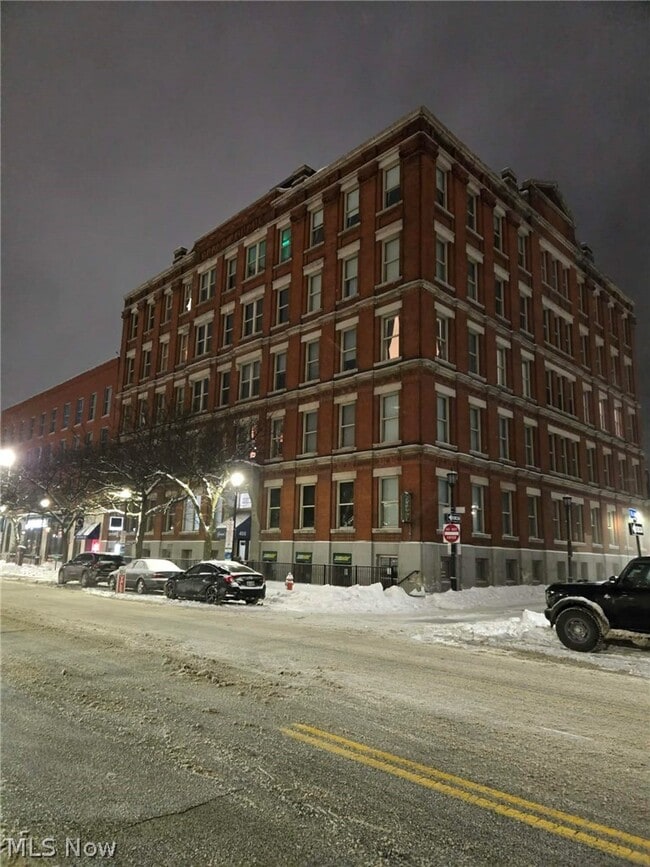 Building Photo - 408 W St Clair Ave