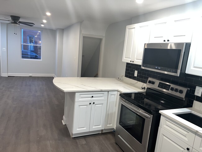 Kitchen/living room - 1266 Riverside Ave