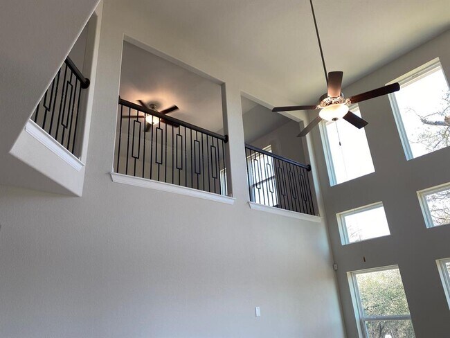 Foto del edificio - 370 Bright Star Ln