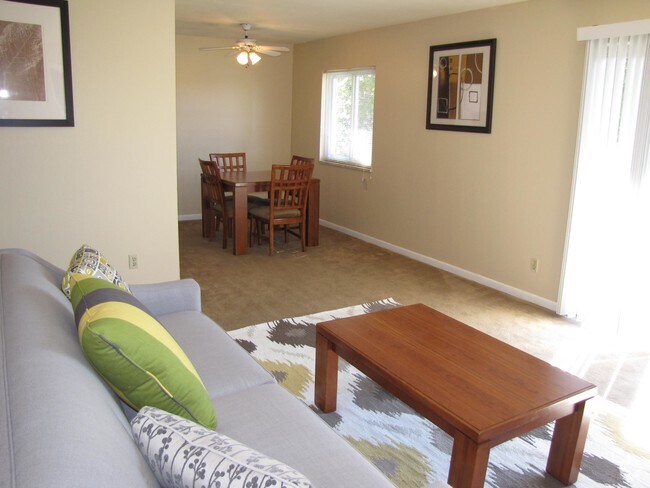 Sala de estar - University Crossing Apartments