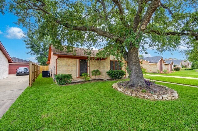 Building Photo - 10122 Sageglow Dr