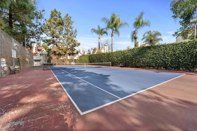 Foto del edificio - 337 N Melrose Dr
