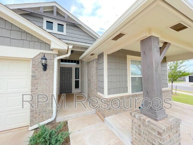 Photo - 702 Midland Valley St House