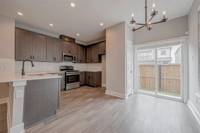 Foto del edificio - 16531 Oasis Mdw Ln