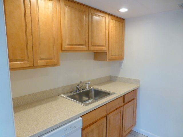 Building Photo - 400 N Hawley St