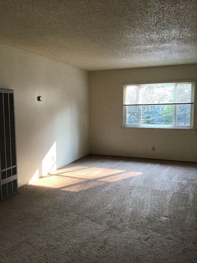 Building Photo - RE180-Gleeson Family Exemption Trust
