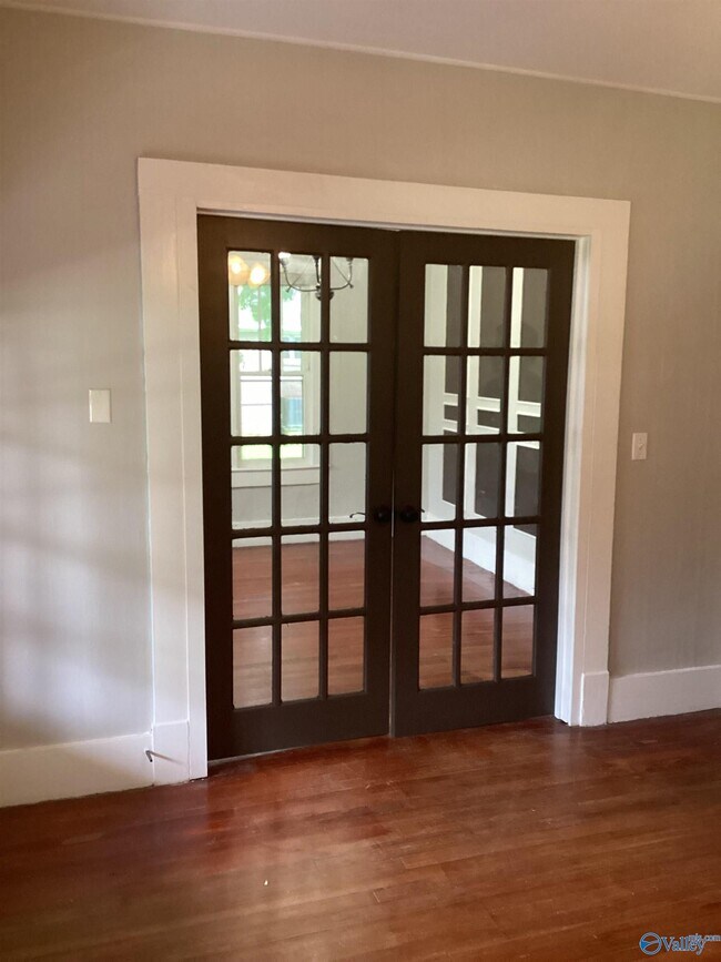 Foto del edificio - 2404 Whitesburg Dr