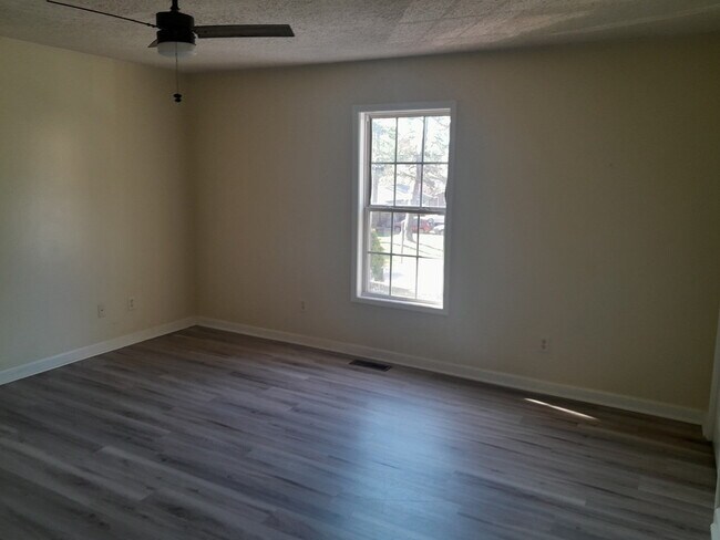 Dormitorio número 1 en la planta superior - 136 Cedar Ave