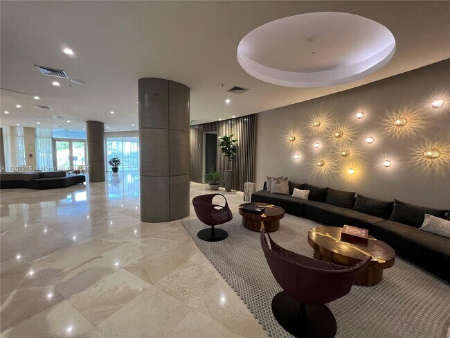 Foto del edificio - 10275 Collins Ave