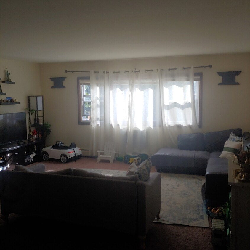Primary Photo - 300 S Maple Ave
