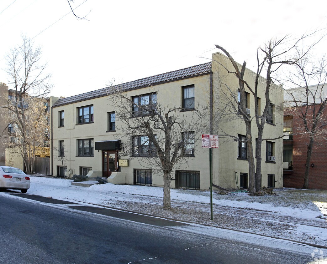 Foto principal - 700 E Ellsworth Ave