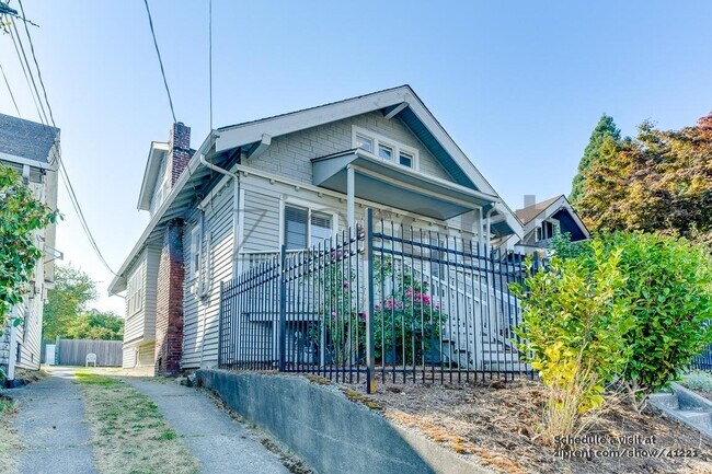 Foto del edificio - 4321 5th Ave NE