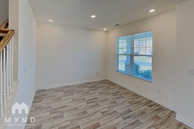 Foto del edificio - 354 Rayland St