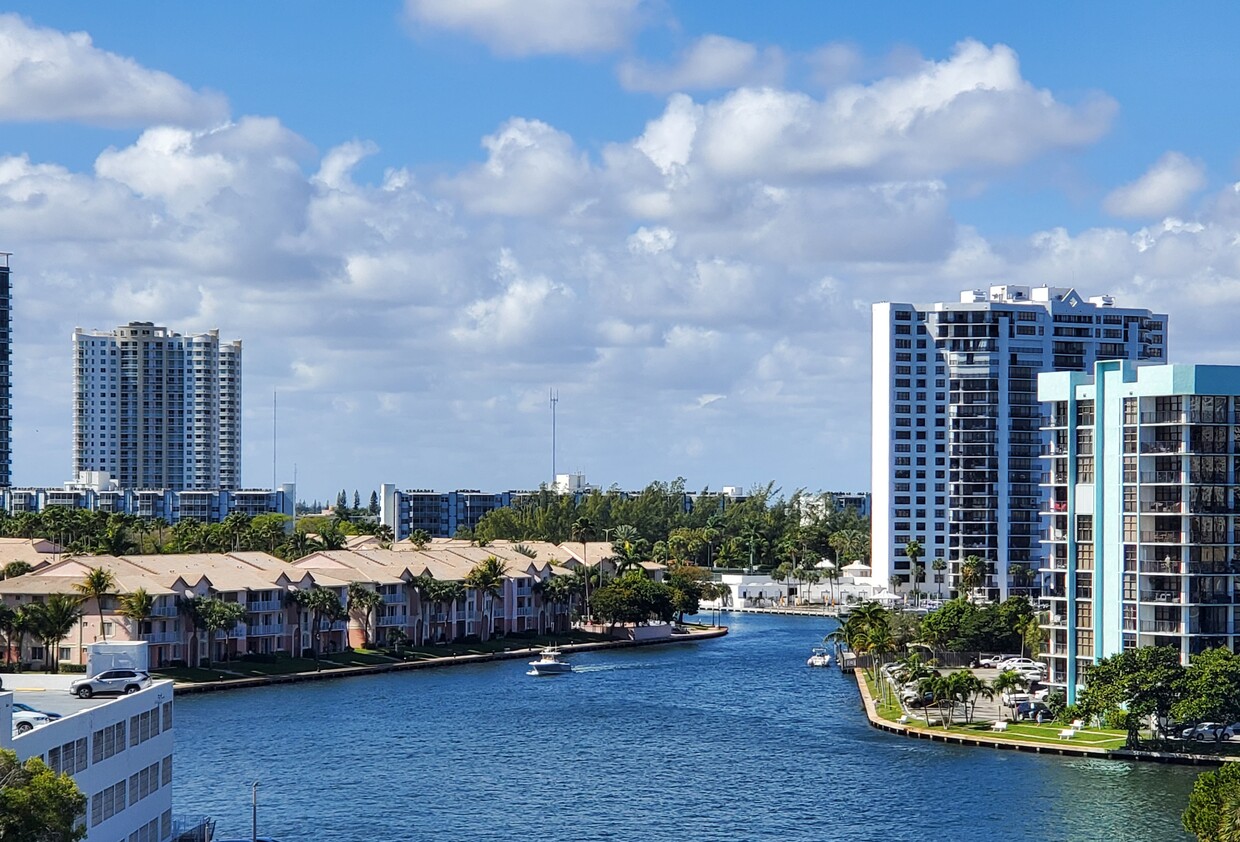 Intracoastal View - 3725 S Ocean Dr