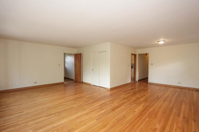 Building Photo - 500 Forest Ave