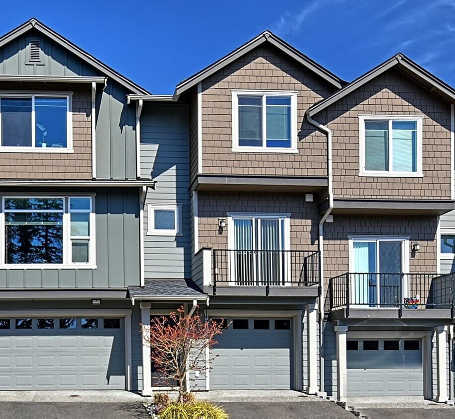 Foto principal - Near Silver Lake - Northlake Court 3 Bedro...