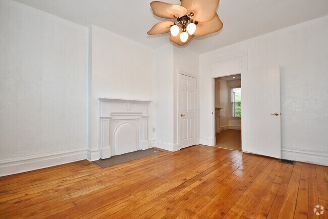 Building Photo - 121 S 16th St