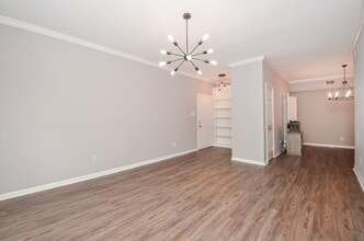 Building Photo - 2255 Braeswood Park Dr